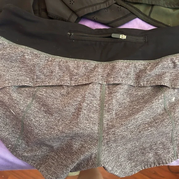 Lululemon Speed up Shorts - size 4 & 6 camo grey black - Picture 4 of 8